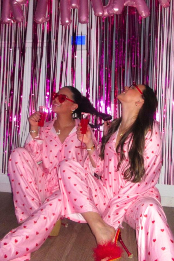 galentine's day party ideas - picture of girls Galentine's day party