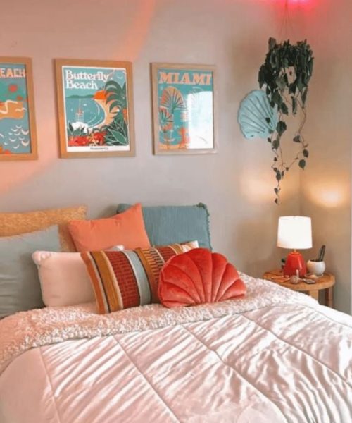 preppy room decor